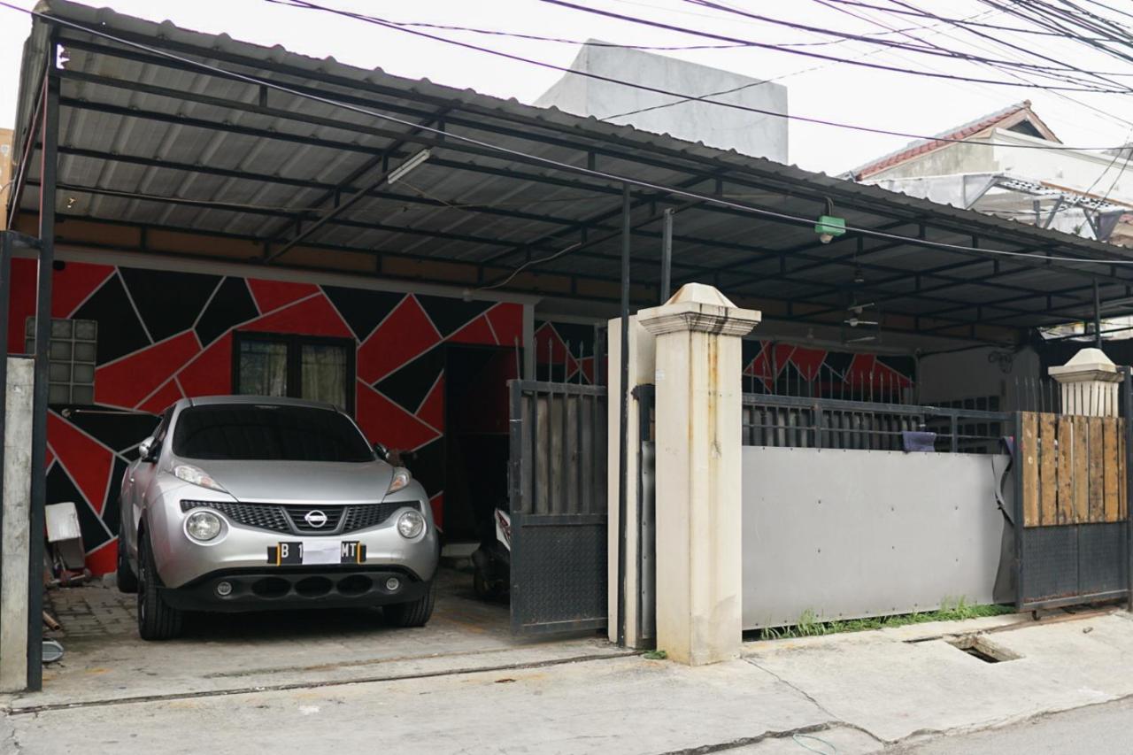 Cosmo Tanjung Duren Mitra Reddoorz Джакарта Экстерьер фото