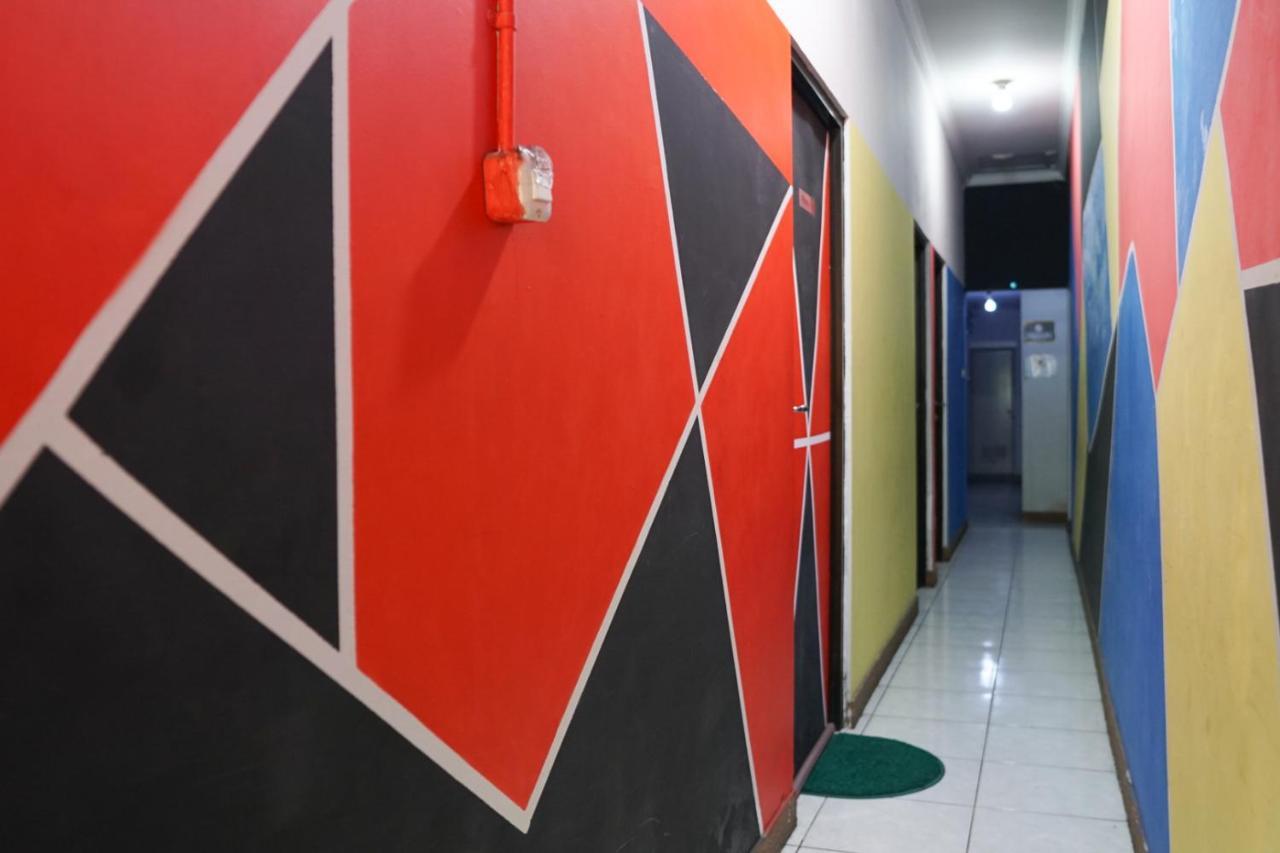 Cosmo Tanjung Duren Mitra Reddoorz Джакарта Экстерьер фото