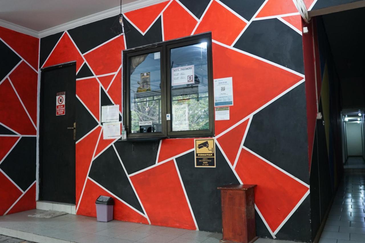 Cosmo Tanjung Duren Mitra Reddoorz Джакарта Экстерьер фото