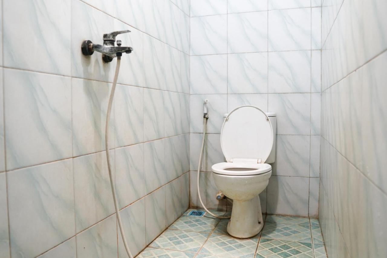 Cosmo Tanjung Duren Mitra Reddoorz Джакарта Экстерьер фото