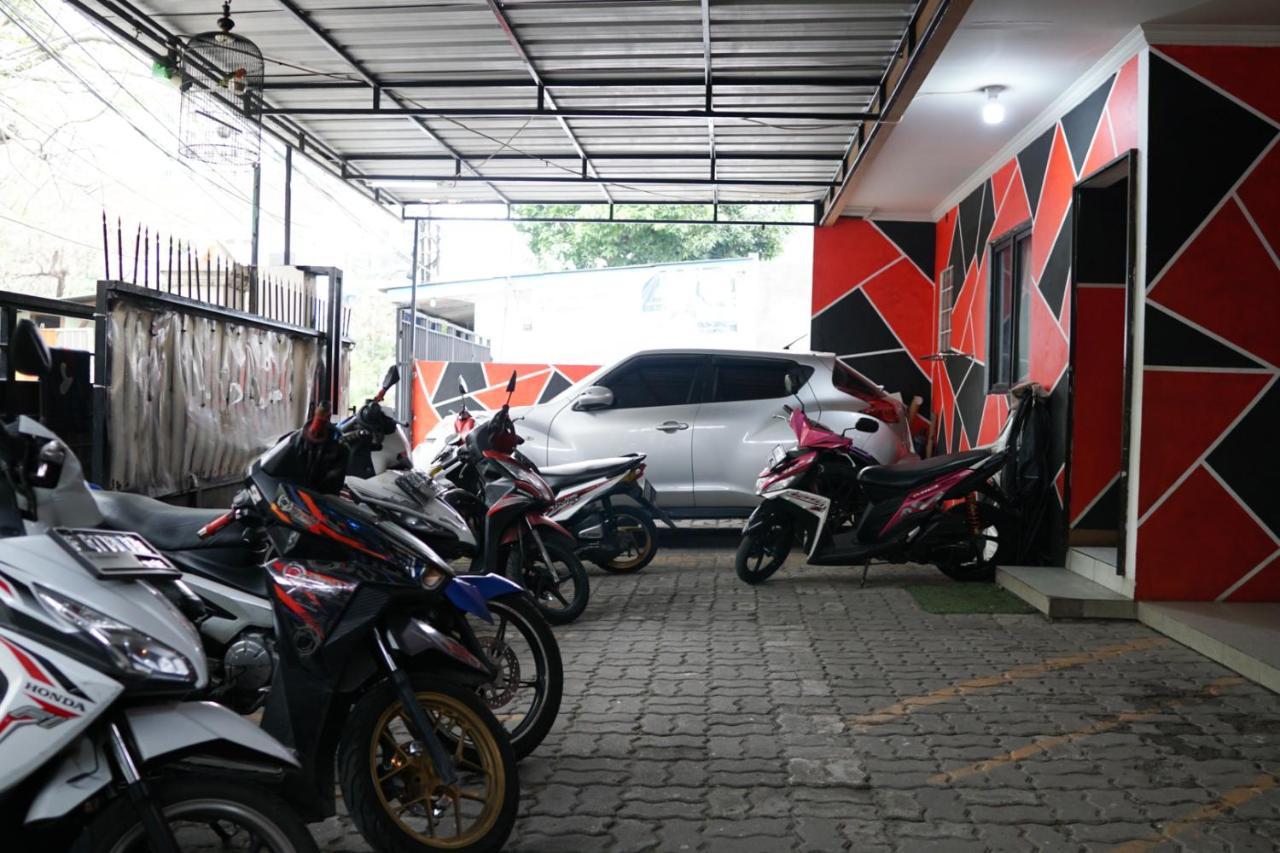 Cosmo Tanjung Duren Mitra Reddoorz Джакарта Экстерьер фото