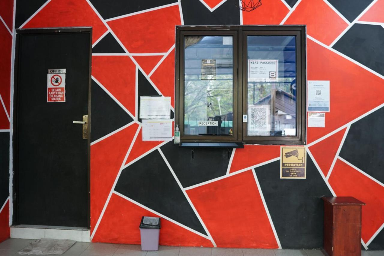Cosmo Tanjung Duren Mitra Reddoorz Джакарта Экстерьер фото