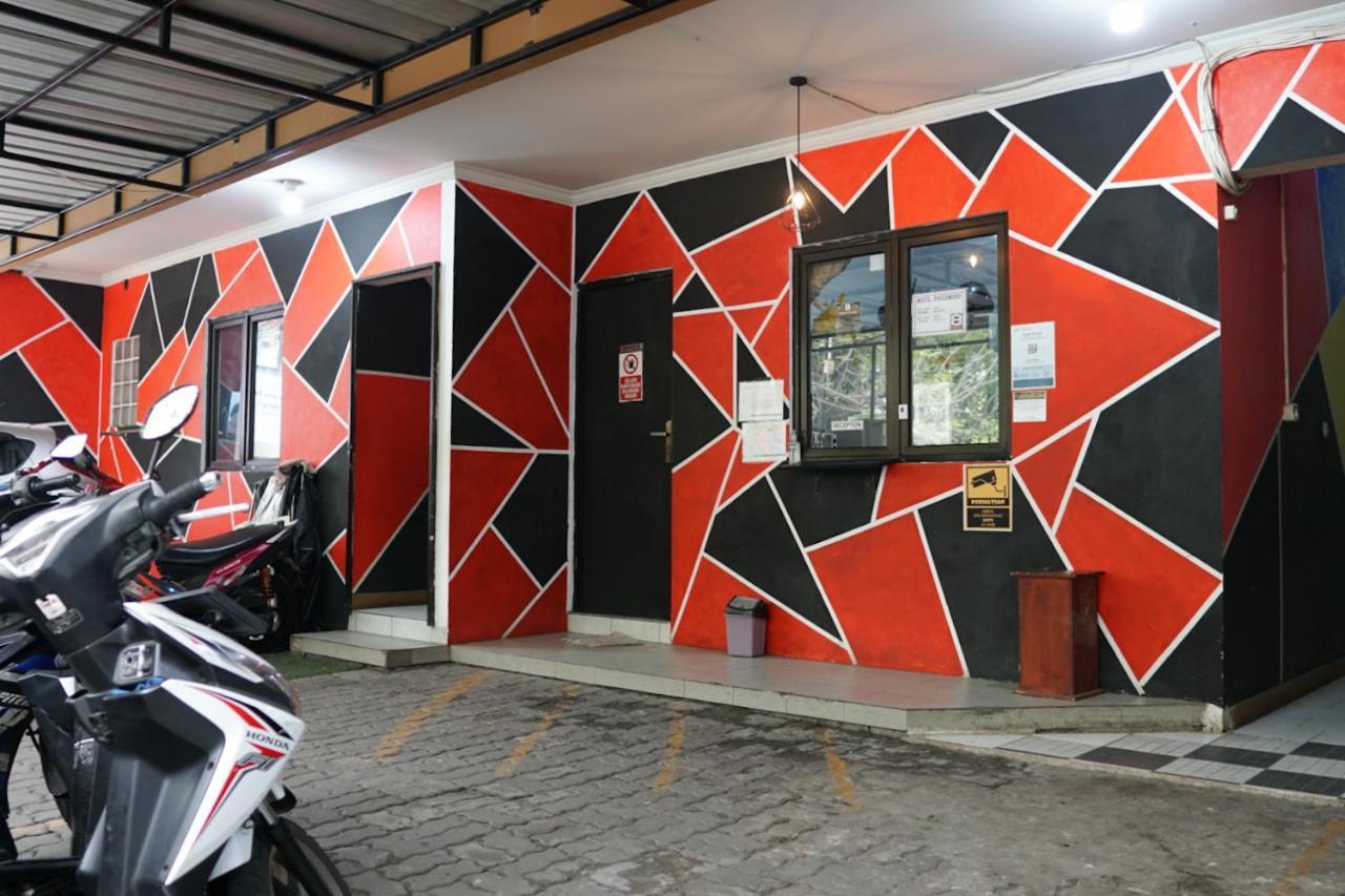 Cosmo Tanjung Duren Mitra Reddoorz Джакарта Экстерьер фото